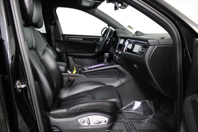 2022 Porsche Macan Unknown