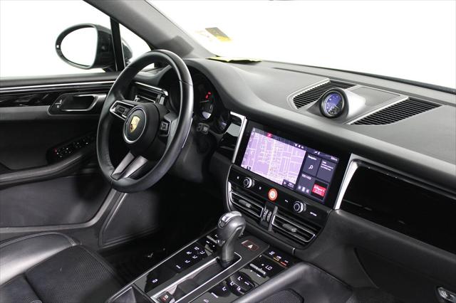 2022 Porsche Macan Unknown