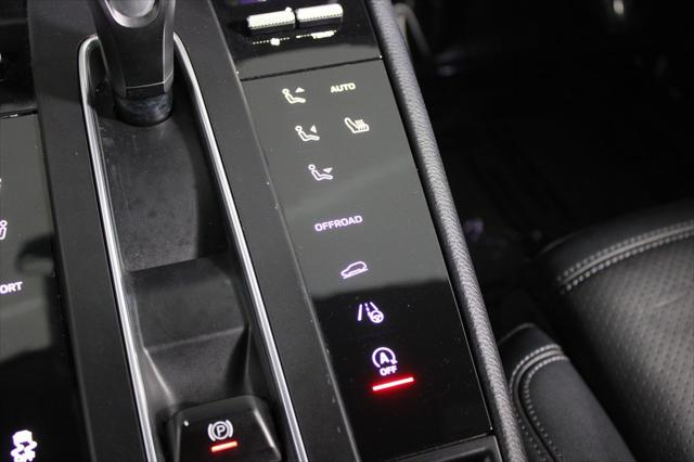 2022 Porsche Macan Unknown