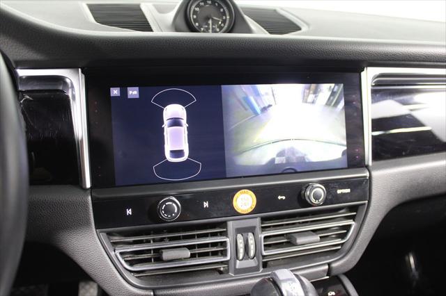 2022 Porsche Macan Unknown