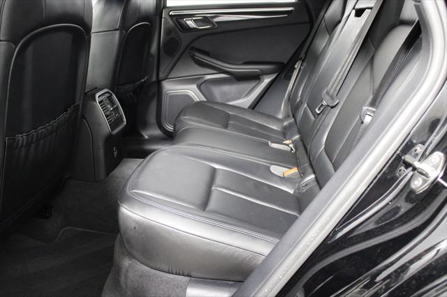 2022 Porsche Macan Unknown