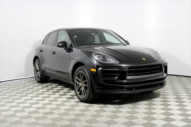 2022 Porsche Macan Unknown