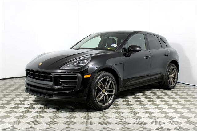 2022 Porsche Macan Unknown