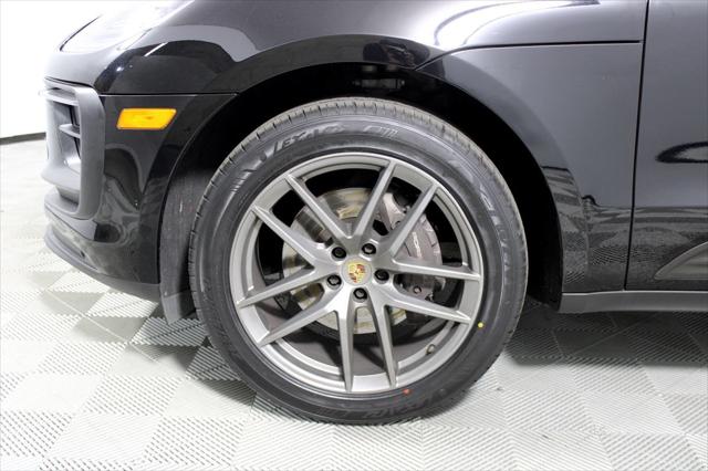 2022 Porsche Macan Unknown