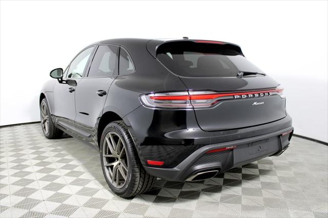 2022 Porsche Macan Unknown