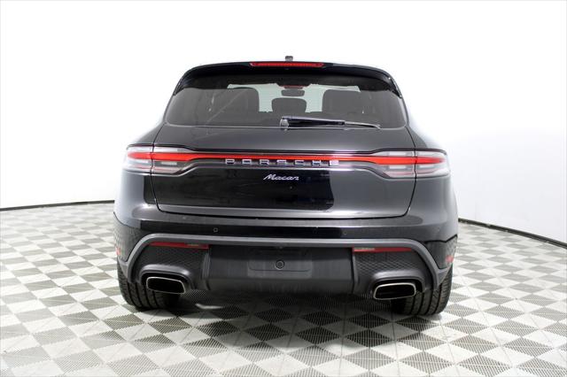 2022 Porsche Macan Unknown