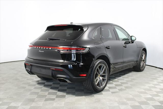 2022 Porsche Macan Unknown