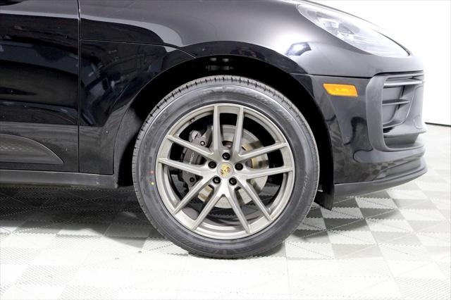 2022 Porsche Macan Unknown
