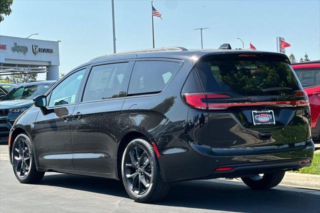 2027 Chrysler Pacifica Limited