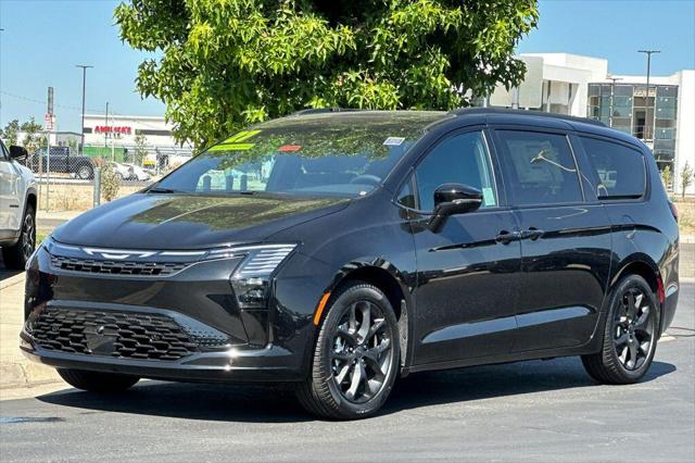 2027 Chrysler Pacifica Limited