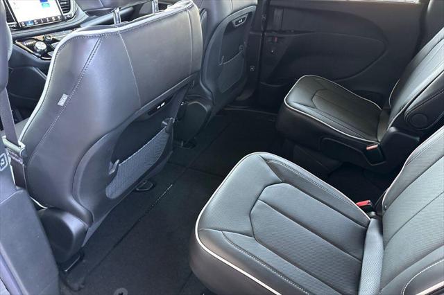 2027 Chrysler Pacifica Limited