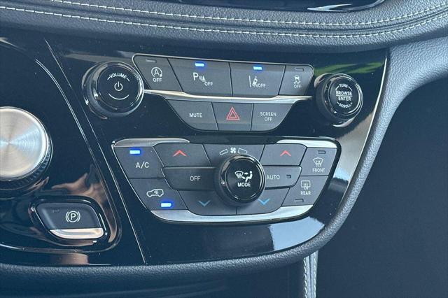 2027 Chrysler Pacifica Limited