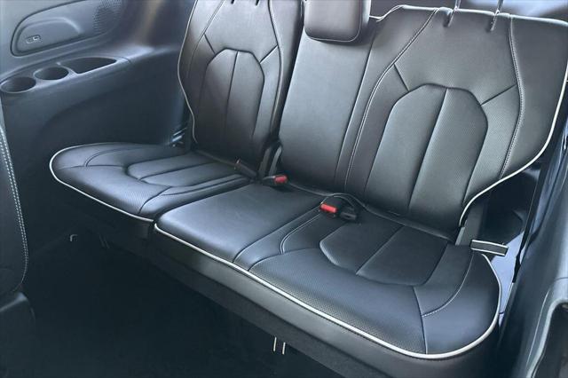 2027 Chrysler Pacifica Pacifica Limited