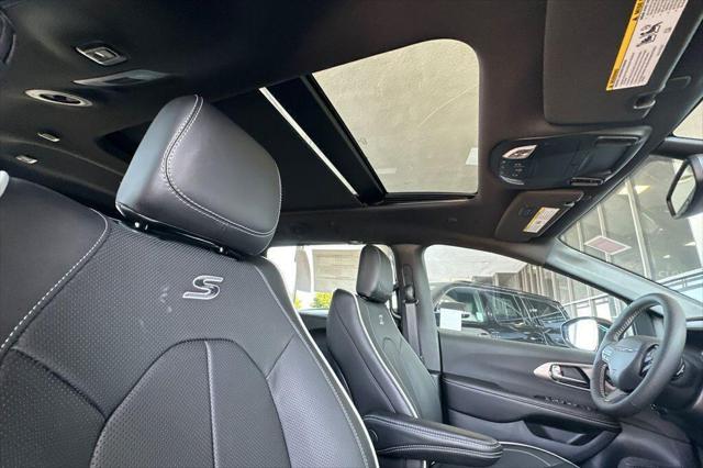 2027 Chrysler Pacifica Pacifica Limited