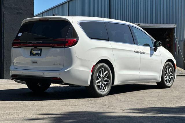 2027 Chrysler Pacifica Pacifica Limited