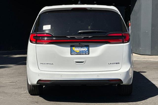 2027 Chrysler Pacifica Pacifica Limited
