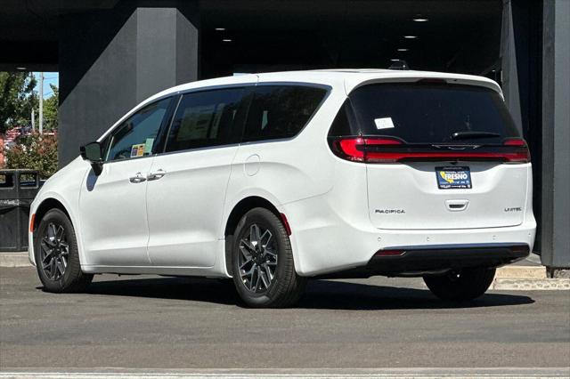 2027 Chrysler Pacifica Pacifica Limited