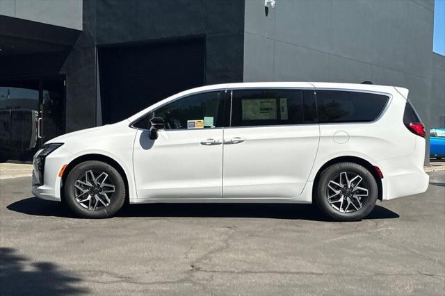 2027 Chrysler Pacifica Pacifica Limited