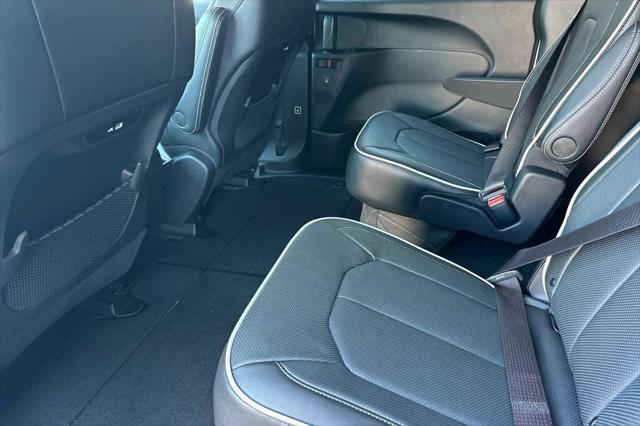 2027 Chrysler Pacifica Pacifica Limited