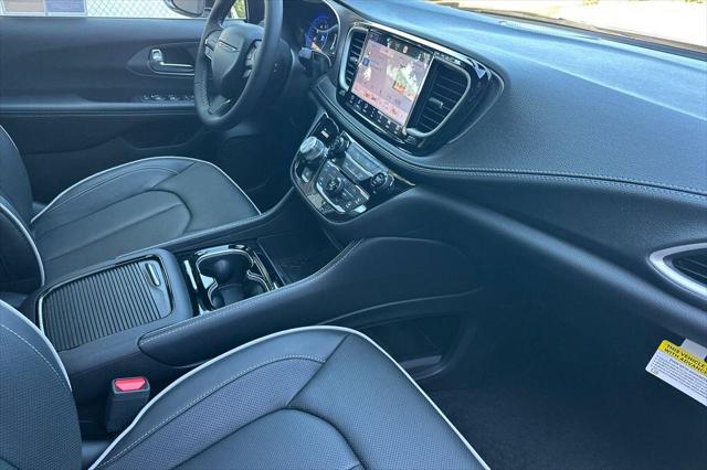 2027 Chrysler Pacifica Pacifica Limited