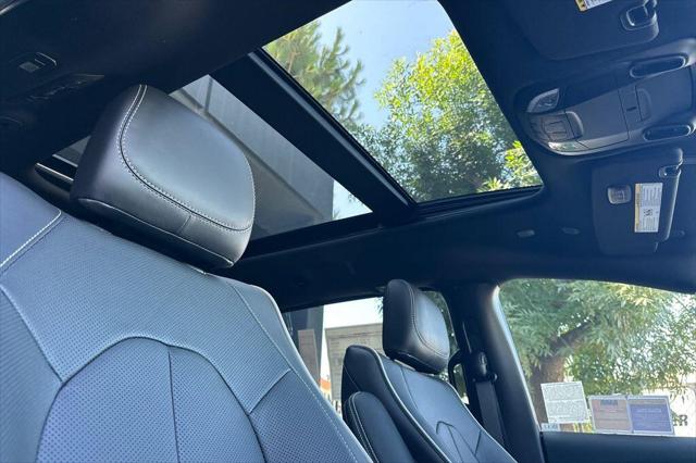 2027 Chrysler Pacifica Pacifica Limited