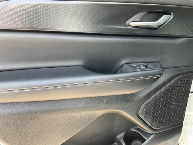 2023 Jeep Grand Cherokee L Laredo 4x2