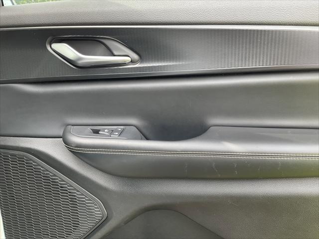 2023 Jeep Grand Cherokee L Laredo 4x2