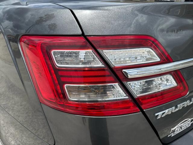 2015 Ford Taurus SEL