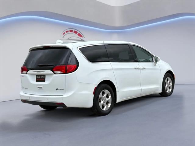 2018 Chrysler Pacifica Hybrid Touring Plus