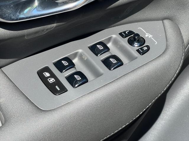 2026 Volvo XC90 Plus, B6 AWD Gas (mild hybrid), Gasoline, Bright, 7 Seats