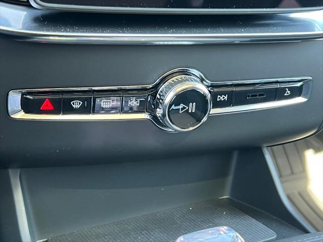 2026 Volvo XC90 Plus, B6 AWD Gas (mild hybrid), Gasoline, Bright, 7 Seats