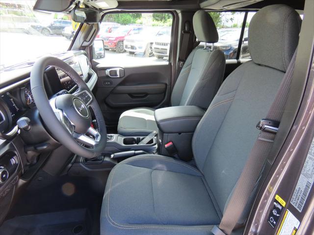 2025 Jeep Wrangler 4-Door Sahara 4x4