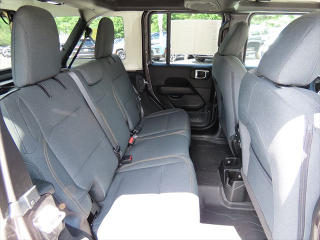 2025 Jeep Wrangler 4-Door Sahara 4x4