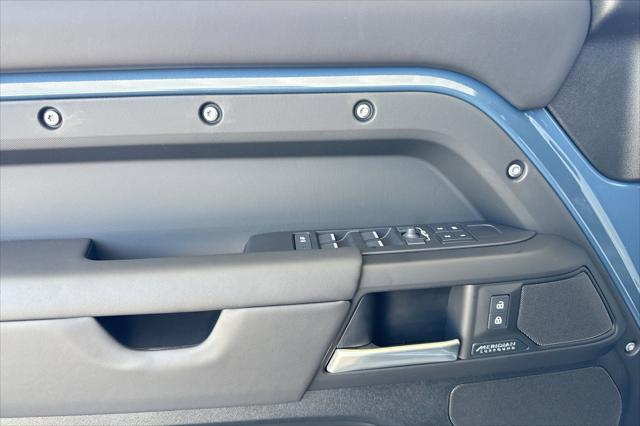 2026 Land Rover Defender P400 X-Dynamic SE
