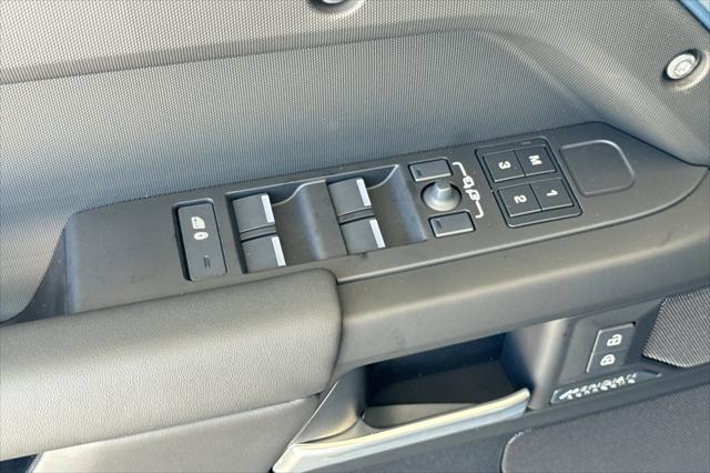 2026 Land Rover Defender P400 X-Dynamic SE