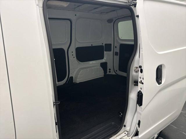 2017 Nissan NV200 SV