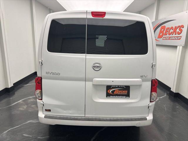 2017 Nissan NV200 SV