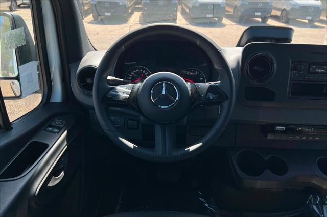 2025 Mercedes-Benz Sprinter 2500 Standard Roof 4-Cyl Diesel