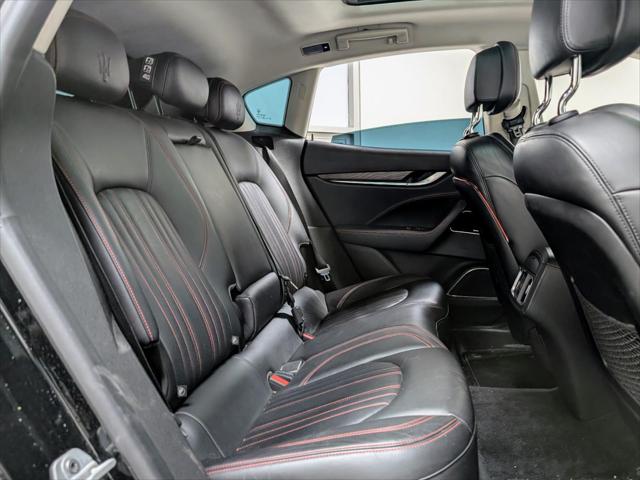 2017 Maserati Levante AWD , LUXURY PKG , STELLAR!