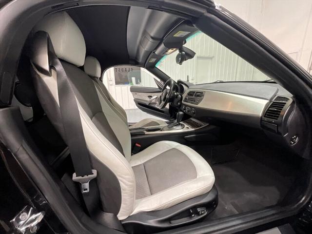 2004 BMW Z4 2.5i