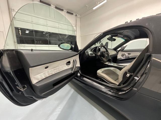 2004 BMW Z4 2.5i
