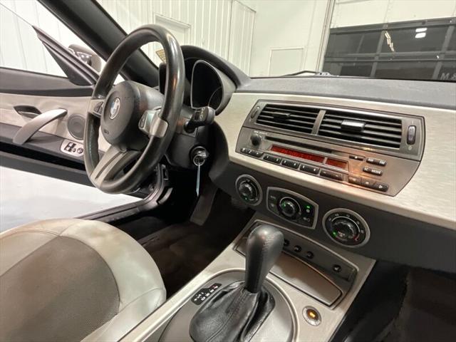 2004 BMW Z4 2.5i