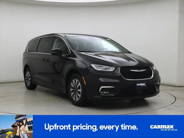 2023 Chrysler Pacifica Hybrid Touring L for sale in Newark, DE