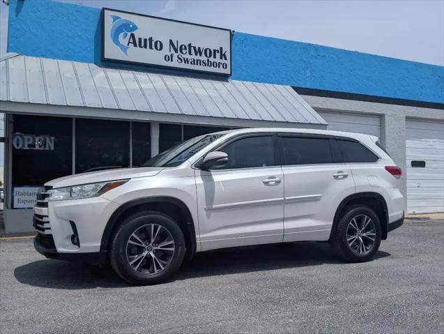 2017 Toyota Highlander LE Plus for sale in Wilmington, NC