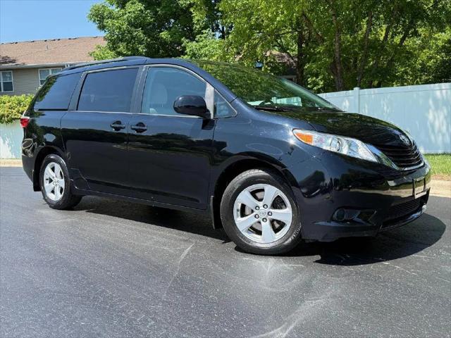 2015 Toyota Sienna LE 7 Passenger for sale in Naperville, IL