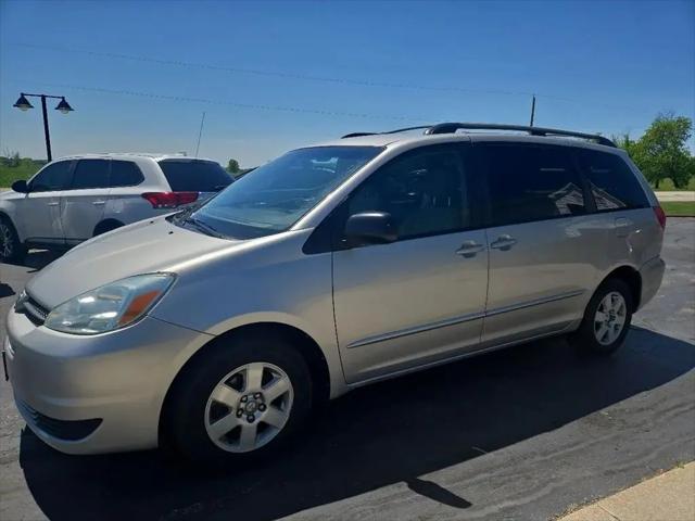2004 Toyota Sienna LE for sale in Neenah, WI