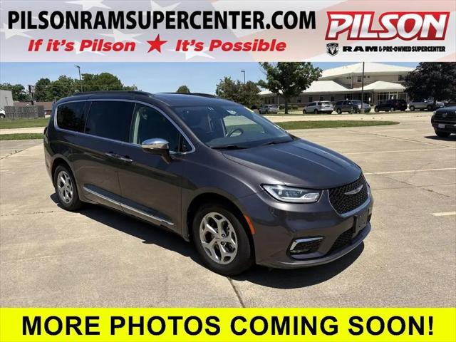 2023 Chrysler Pacifica Limited for sale in Charleston, IL