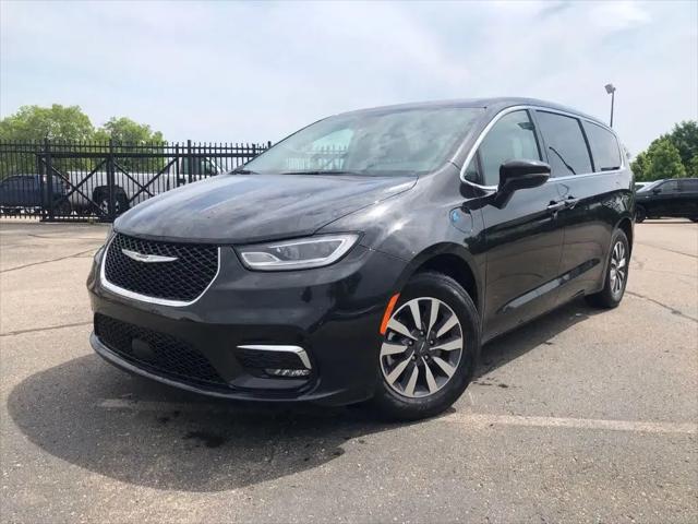 2024 Chrysler Pacifica Hybrid Select for sale in Plymouth, MI