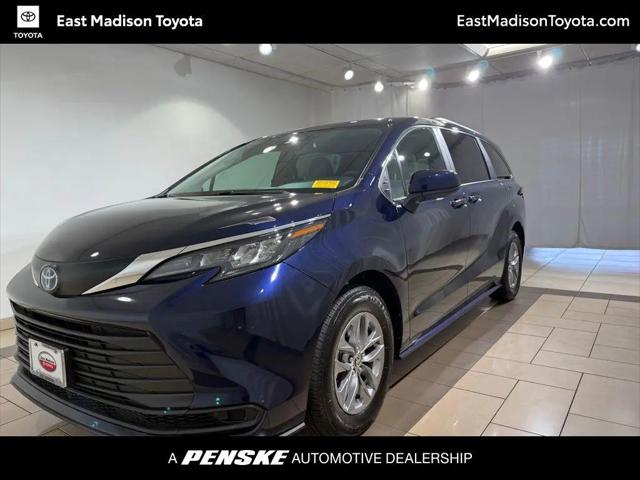 2025 Toyota Sienna LE for sale in Madison, WI
