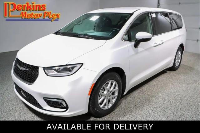 2023 Chrysler Pacifica Touring L for sale in Murray, KY
